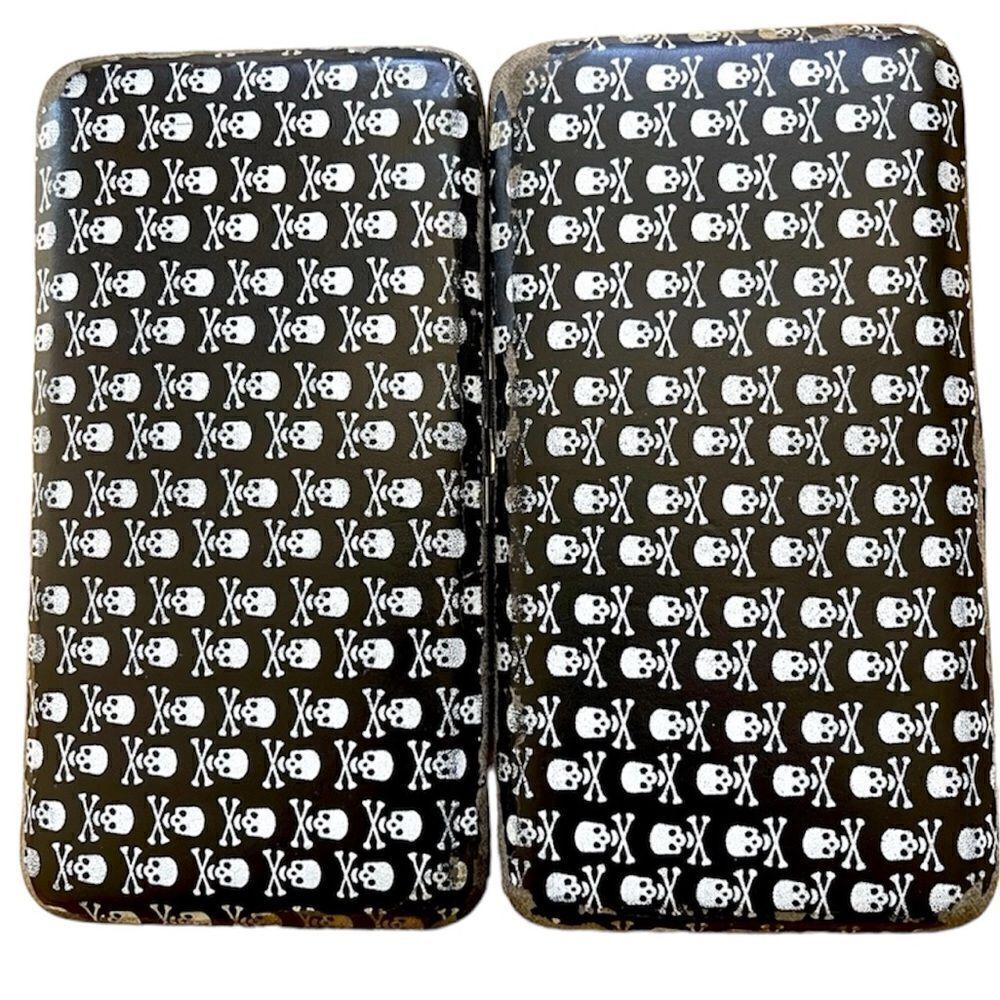 Cute Skull and Cross Bones Wallet